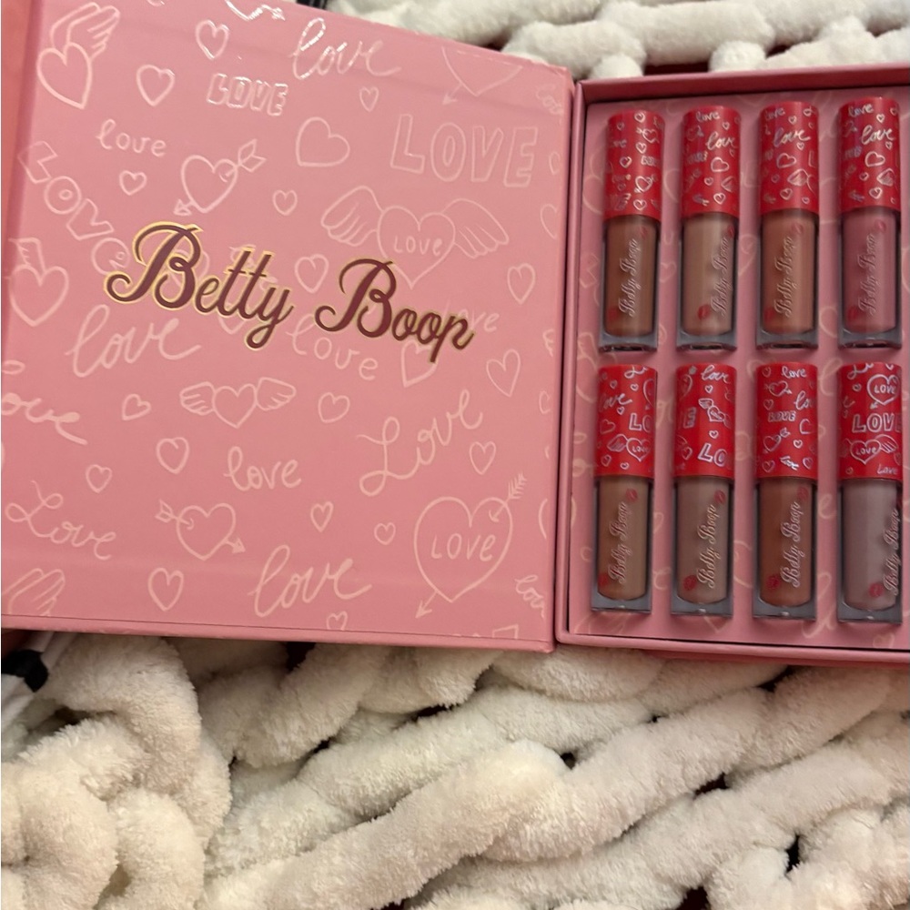 Betty Boop Lip Gloss Set - Picture 2 of 4